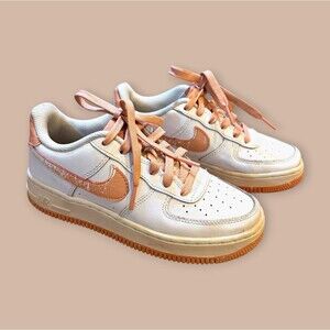 Nike Air Force 1 Low Unisex Kids Low Top Sneakers White/Pink Lace Up 3.5Y